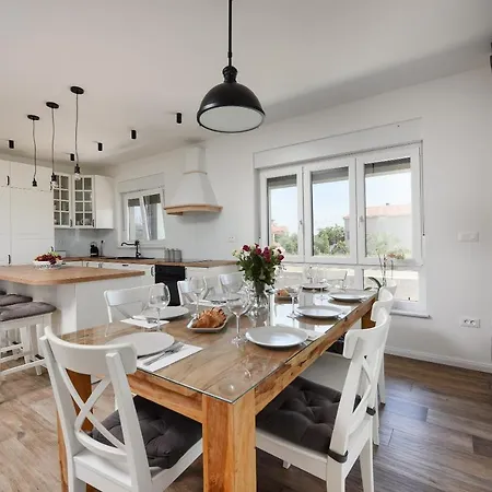Villa Beautiful New 