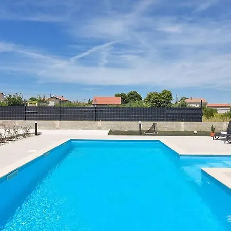 Villa Beautiful New 